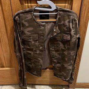 Skinny girl, jeans, camo jacket, raw cut crop hem smoke free home